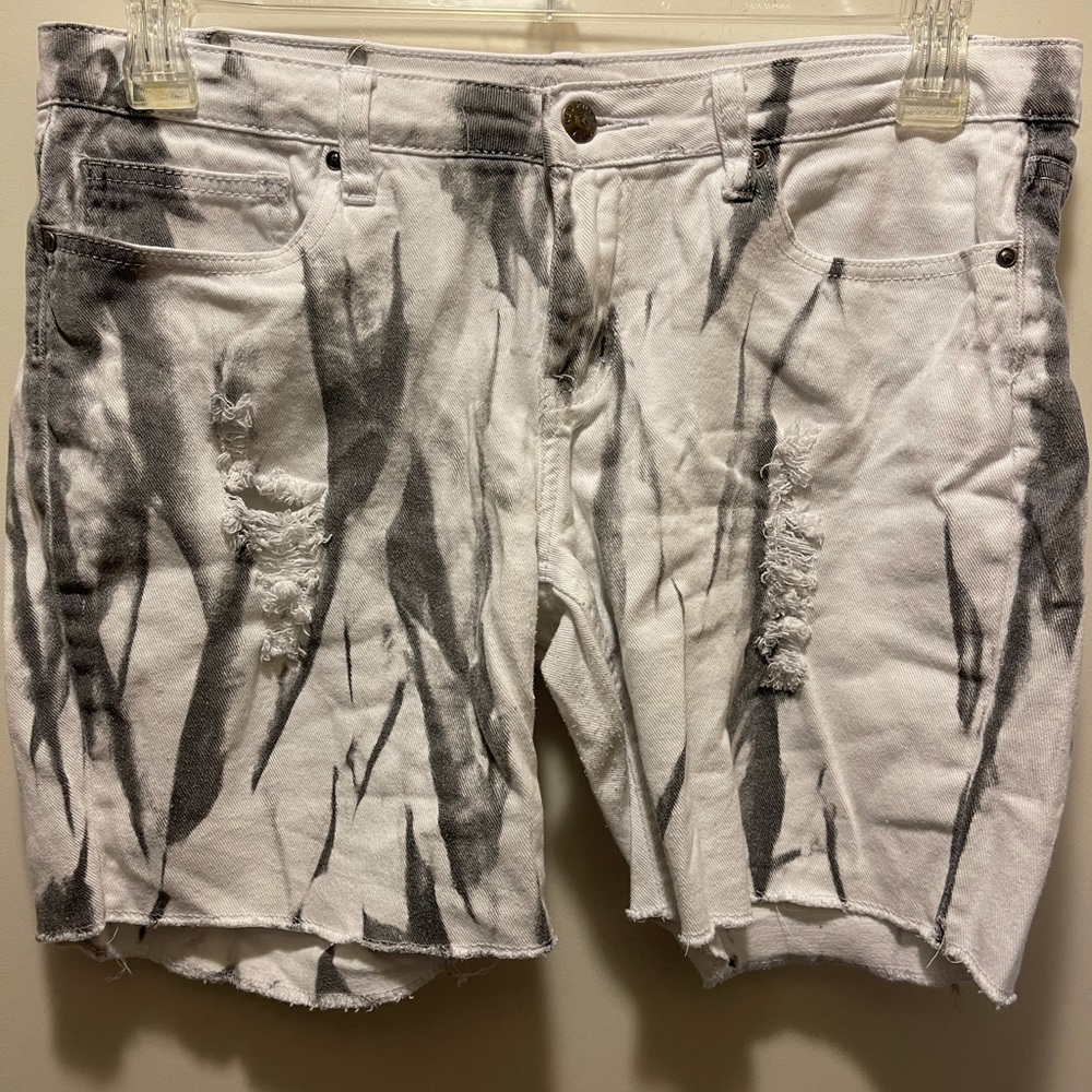 Women’s Red Rivet Jean Shorts